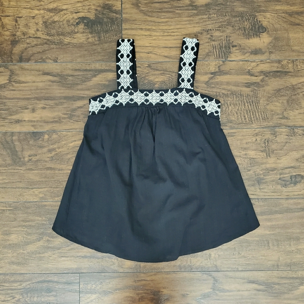 Universal Thread Black and White Blouse